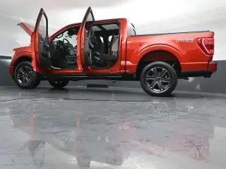 Ford F-150 2023 4x4 XLT 4 puertas SuperCrew 5.5 pies. Caja Corta