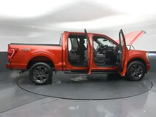 Ford F-150 2023 4x4 XLT 4 puertas SuperCrew 5.5 pies. Caja Corta
