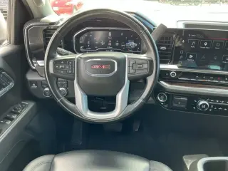 GMC Sierra 1500 2025 4x4 SLT Cabina Crew 4 puertas 1.98 m (6.6 pies)