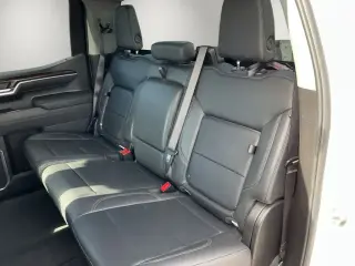 GMC Sierra 1500 2025 4x4 SLT Cabina Crew 4 puertas 1.98 m (6.6 pies)
