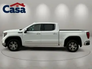GMC Sierra 1500 2025 4x4 SLT Cabina Crew 4 puertas 1.98 m (6.6 pies)