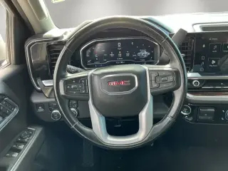 GMC Sierra 1500 2025 4x4 SLT Cabina Crew 4 puertas 1.98 m (6.6 pies)