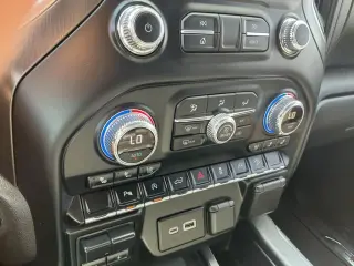 GMC Sierra 1500 2021 4x4 AT4 4dr Cabina Crew 5.8 ft. SB