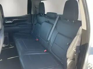 GMC Sierra 1500 2025 4x4 SLT Cabina Crew 4 puertas 5.8 ft. Caja corta
