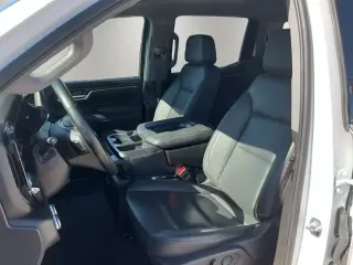 GMC Sierra 1500 2025 4x4 SLT Cabina Crew 4 puertas 5.8 ft. Caja corta