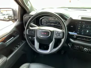 GMC Sierra 1500 2025 4x4 SLT 4 puertas Cabina Crew 5.8 ft. SB