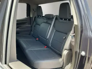 GMC Sierra 1500 2025 4x4 SLT 4 puertas Cabina Crew 5.8 ft. SB