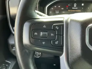 GMC Sierra 1500 2025 4x4 SLT 4 puertas Cabina Crew 5.8 ft. SB