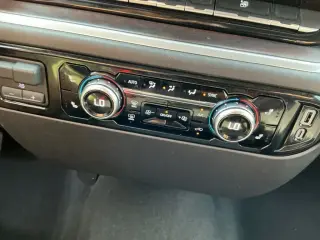 GMC Sierra 1500 2025 4x4 SLT 4 puertas Cabina Crew 5.8 ft. SB