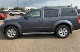 2012 Nissan Pathfinder SV SUV