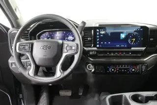 Chevrolet Silverado 1500 2024 4x4 RST 4 puertas Cabina Crew 5.8 pies. SB