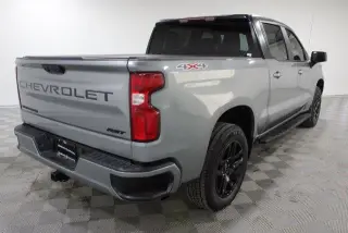 Chevrolet Silverado 1500 2024 4x4 RST 4 puertas Cabina Crew 5.8 pies. SB