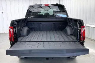 Ford F-150 2025 4x4 XLT 4 puertas SuperCrew 5.5 pies. SB