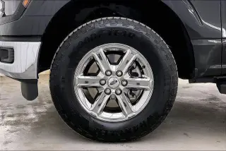 Ford F-150 2025 4x4 XLT 4 puertas SuperCrew 5.5 pies. SB