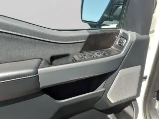 Ford F-150 2023 4x4 Lariat 4 puertas SuperCrew 6.5 pies SB
