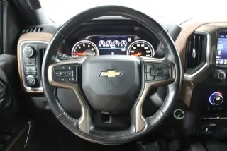 Chevrolet Silverado 1500 Limited 2022 4x4 High Country 4 puertas Cabina Crew 5.8 pies. SB