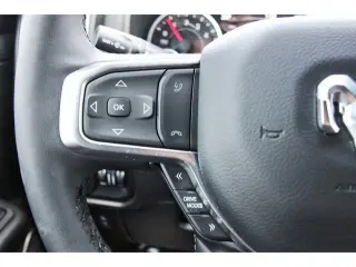 Ram 1500 2025 4x4 Big Horn 4 puertas Cabina Crew 5.6 pies. SB Pickup