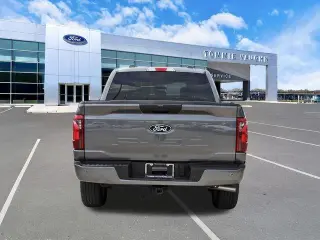 Ford F-150 2025 4x4 STX 4 puertas SuperCrew con caja de 5.5 pies