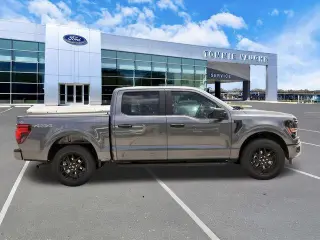 Ford F-150 2025 4x4 STX 4 puertas SuperCrew con caja de 5.5 pies