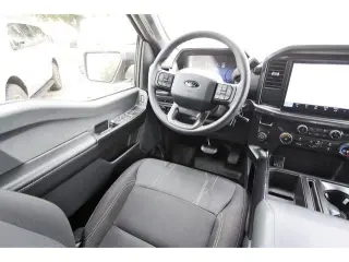 Ford F-150 2025 4x4 STX 4 puertas SuperCrew con caja de 5.5 pies
