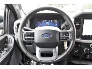 Ford F-150 2025 4x4 XLT 4 puertas SuperCrew 5.5 pies SB