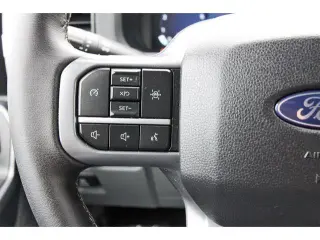 Ford F-150 2025 4x4 XLT 4 puertas SuperCrew 5.5 pies SB