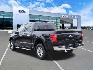 Ford F-150 2025 4x4 XLT 4 puertas SuperCrew 5.5 pies SB