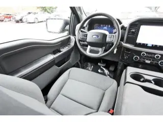 Ford F-150 2025 4x4 XLT 4 puertas SuperCrew 5.5 pies SB