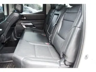 Toyota Tundra 2023 4x4 SR5 4 puertas CrewMax Cab Pickup SB