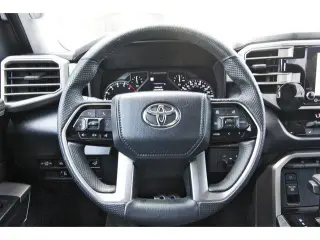 Toyota Tundra 2023 4x4 SR5 4 puertas CrewMax Cab Pickup SB