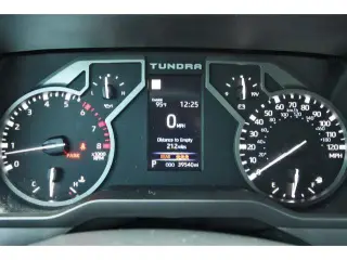 Toyota Tundra 2023 4x4 SR5 4 puertas CrewMax Cab Pickup SB