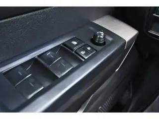 Toyota Tundra 2023 4x4 SR5 4 puertas CrewMax Cab Pickup SB