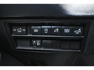 Toyota Tundra 2023 4x4 SR5 4 puertas CrewMax Cab Pickup SB