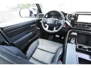 Toyota Tundra 2023 4x4 SR5 4 puertas CrewMax Cab Pickup SB