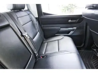 Toyota Tundra 2023 4x4 SR5 4 puertas CrewMax Cab Pickup SB
