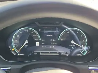 Genesis GV70 2025 AWD 2.5T Estándar 4 puertas SUV