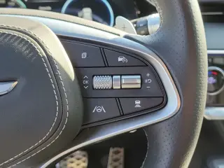 Genesis GV70 2025 AWD 2.5T Estándar 4 puertas SUV