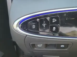 Genesis GV70 2025 AWD 2.5T Estándar 4 puertas SUV