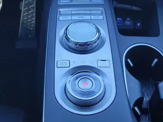 Genesis GV70 2025 AWD 2.5T Estándar 4 puertas SUV