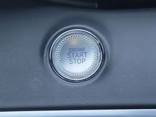 Genesis GV70 2025 AWD 2.5T Estándar 4 puertas SUV