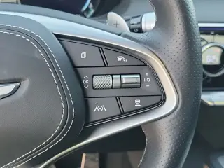 Genesis GV70 2025 AWD 2.5T Estándar 4 puertas SUV