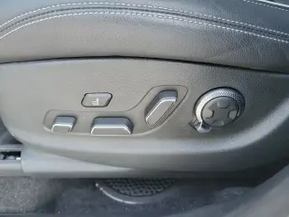 Genesis GV70 2025 AWD 2.5T Estándar 4 puertas SUV