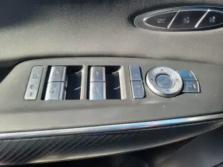 Genesis GV70 2025 AWD 2.5T Estándar 4 puertas SUV