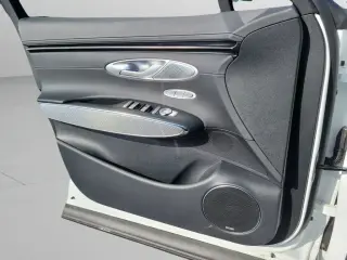 Genesis GV70 2025 AWD 2.5T Estándar 4 puertas SUV