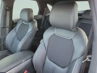Genesis GV70 2025 AWD 2.5T Estándar 4 puertas SUV