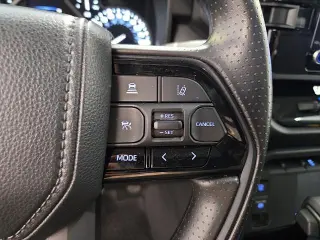 Toyota Tundra 2024 4x4 SR 4 puertas CrewMax Cab Pickup SB