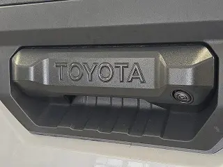 Toyota Tundra 2024 4x4 SR 4 puertas CrewMax Cab Pickup SB