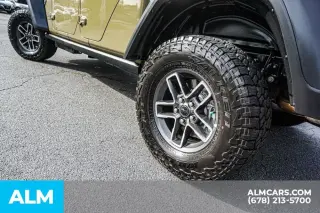 Jeep Gladiator 2026 4x4 Mojave 4 puertas Cabina Crew 5.0 pies. SB