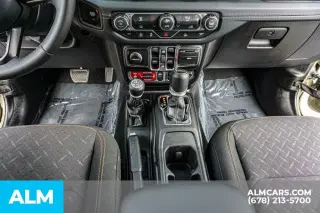Jeep Gladiator 2026 4x4 Mojave 4 puertas Cabina Crew 5.0 pies. SB