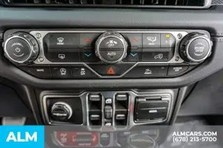 Jeep Gladiator 2026 4x4 Mojave 4 puertas Cabina Crew 5.0 pies. SB